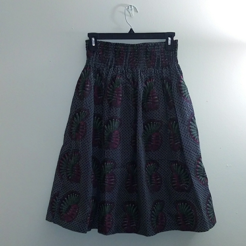 Laurence foliage skirt